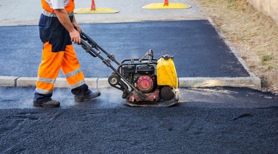 Professional gutter cleaning in Mazon, IL